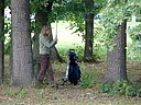 Sabina Volesk (GC Hradec Krlov) zkou zachrnit vsledek na jamce rnou z lesa., Foto: David Jirk